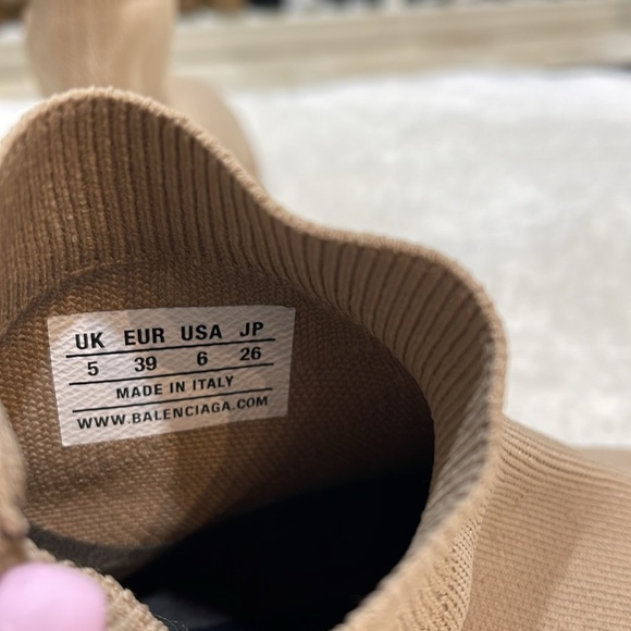 Balenciaga Speed Graffiti Sneakers - Picture 6 of 9